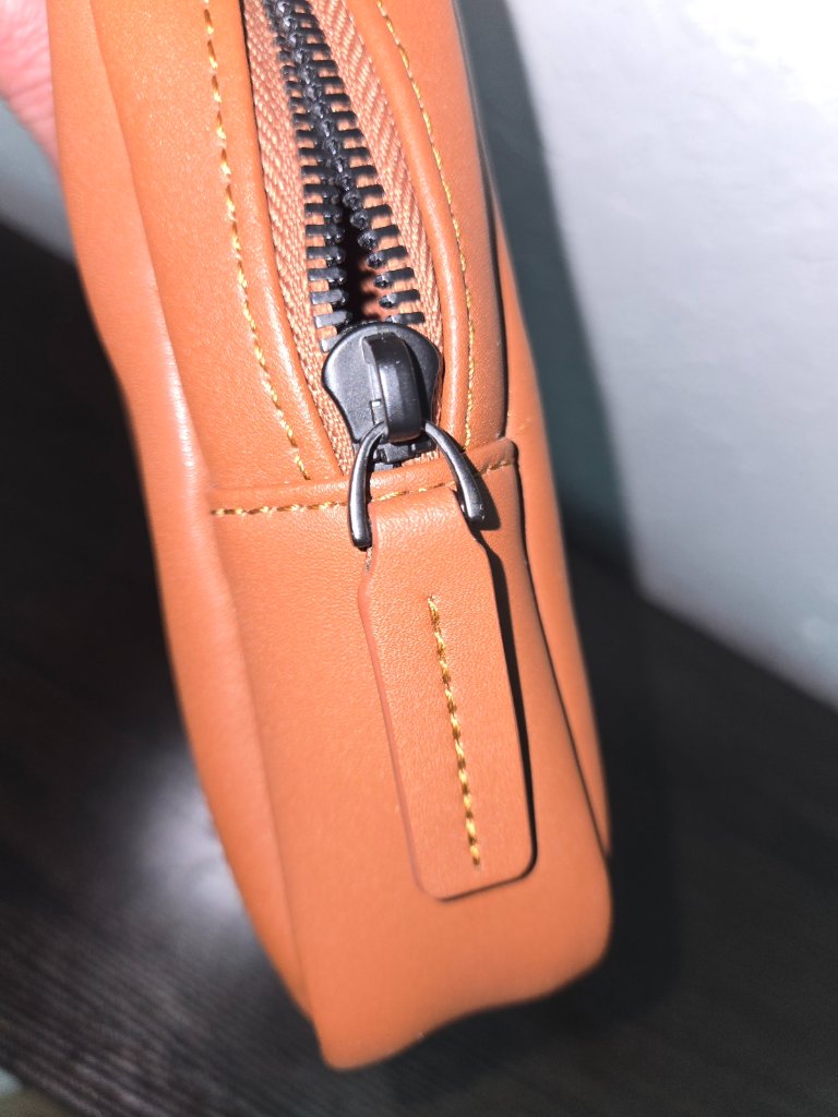 Monos Metro Vegan Leather Cosmetic Toiletry Case Saddle Tan Travel Bag Euc — image 7 of 8